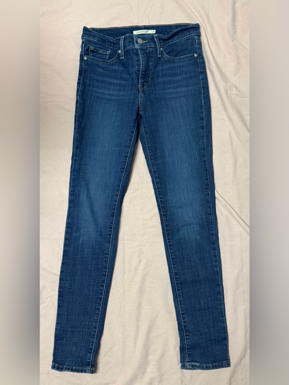 Levi’s Shaping Skinny Jeans Women’s Size 26 Medium Wash Stretch Denim